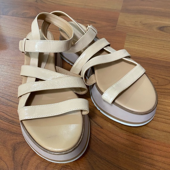 PALOMA BARCELO patent leather beige and tan flatform platform sandals size 39/9 - Picture 2 of 9